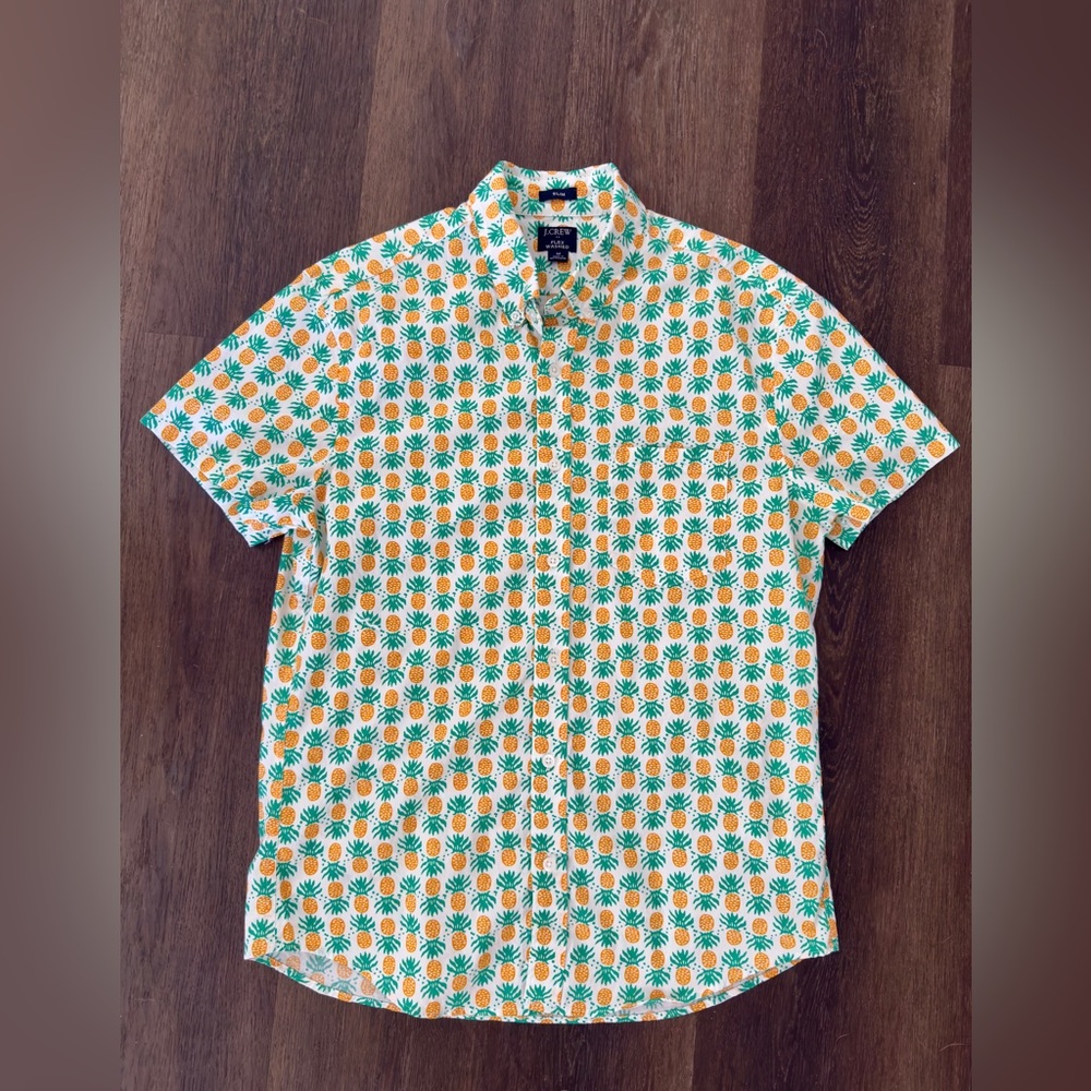 J Crew Pineapple Short Sleeve Button Down Shirt with Pocket Sz M Slim